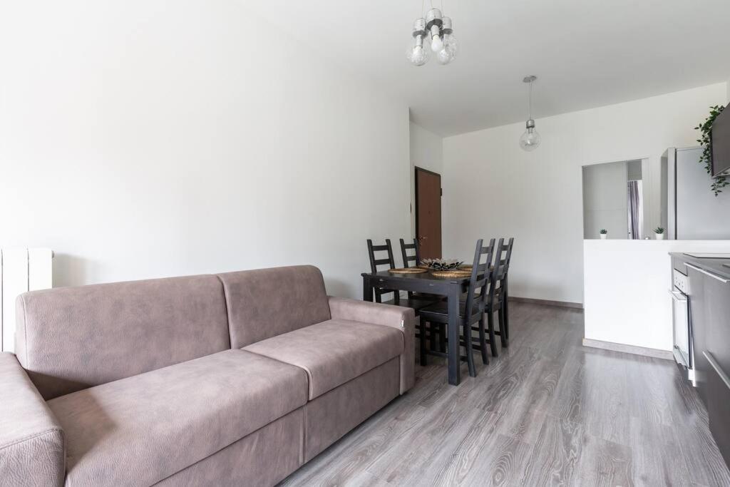 Apartment Large Close To Metro Mailand